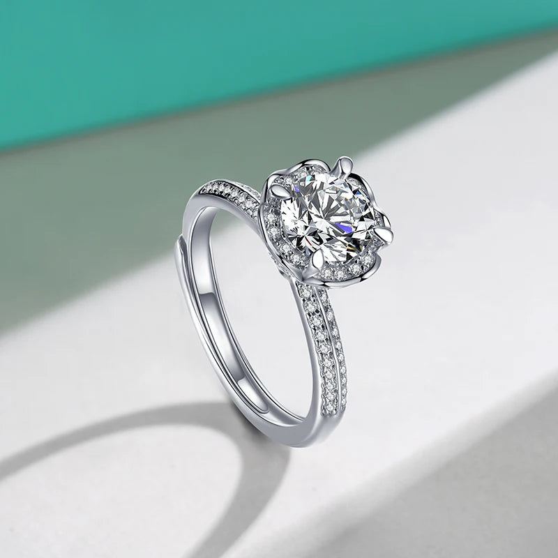 Jeweller Buy 925 Sterling Silver 1.0ct Round Brilliant Cut Moissanite Diamond Engagement Ring