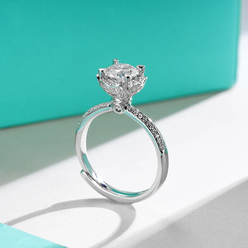 Jeweller Buy 925 Sterling Silver 1.0ct Round Brilliant Cut Moissanite Diamond Engagement Ring