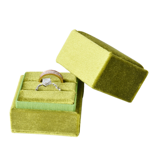 ring box - Green Square Double Velvet Ring Box V08-R4A G front view